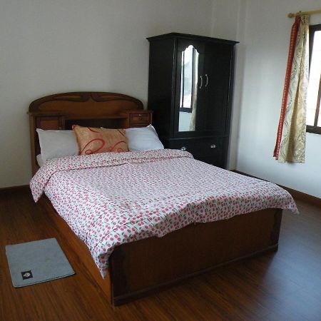 Pokhara Abroad Inn Dış mekan fotoğraf